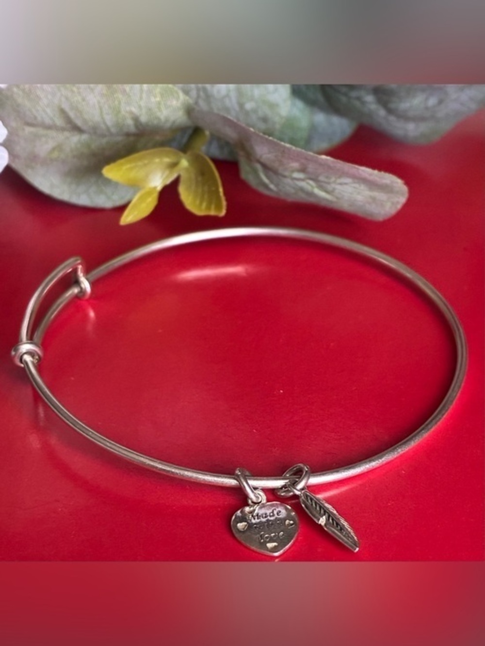 925 Silver Heart & Feather Charm Expandable Bangle Bracelet - Women's Jewelry